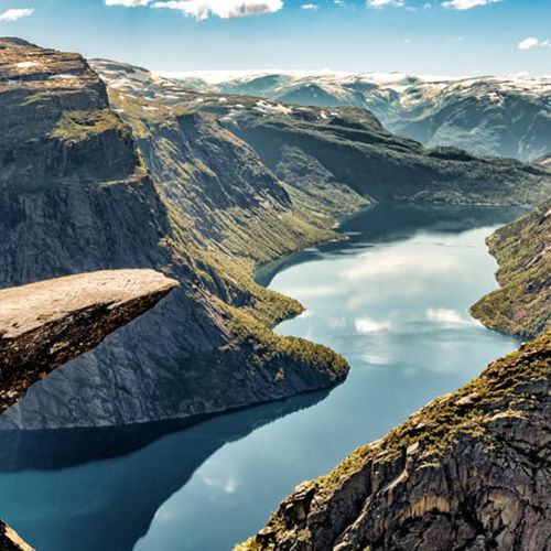 Mural Escandinavia Trolltunga Rebel Walls