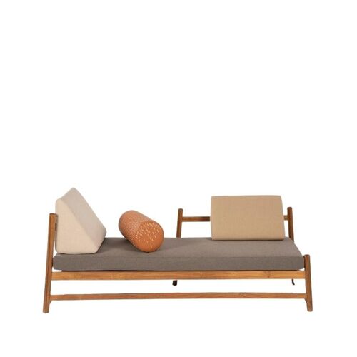 Pita Daybed Outdoors